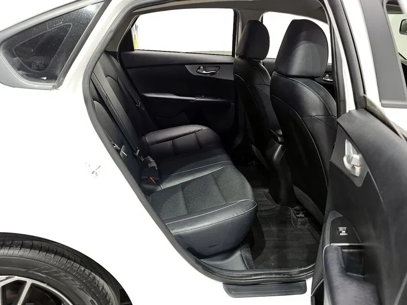 Kia K3 2Nd Generation 1.6 Trendy  , снимка 12 - Автомобили и джипове - 54953952
