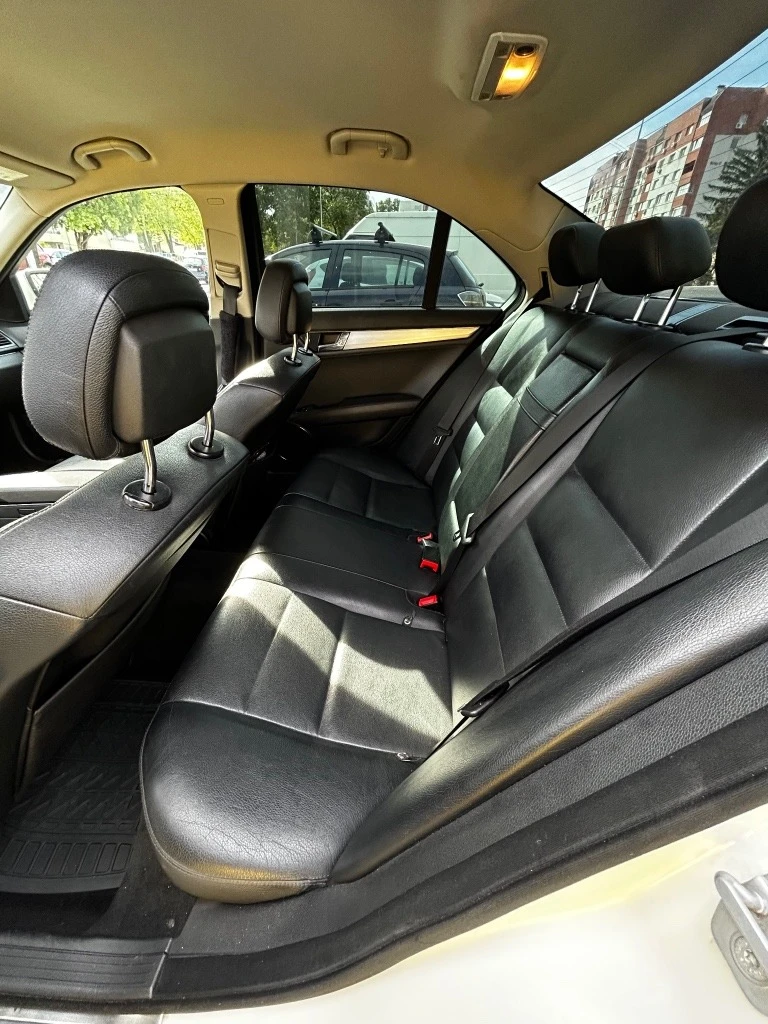 Mercedes-Benz C 320, снимка 6 - Автомобили и джипове - 55047393