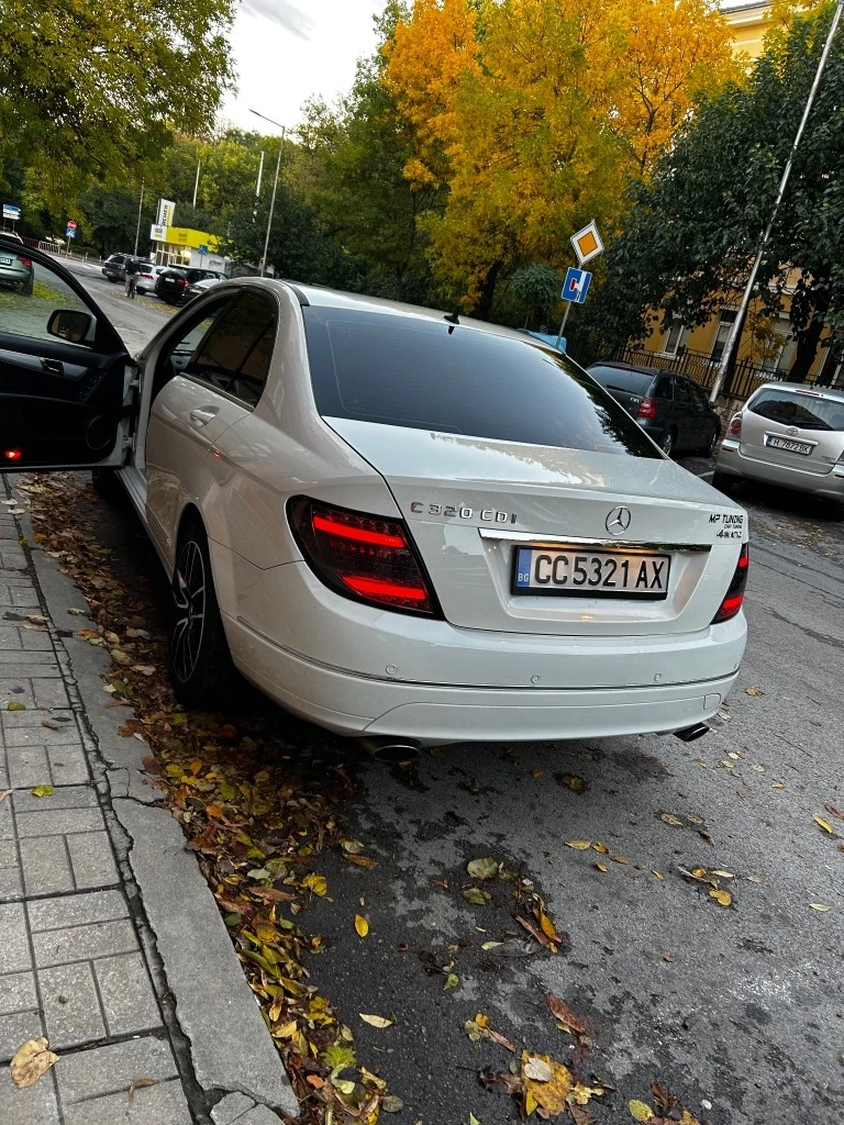 Mercedes-Benz C 320, снимка 3 - Автомобили и джипове - 55047393