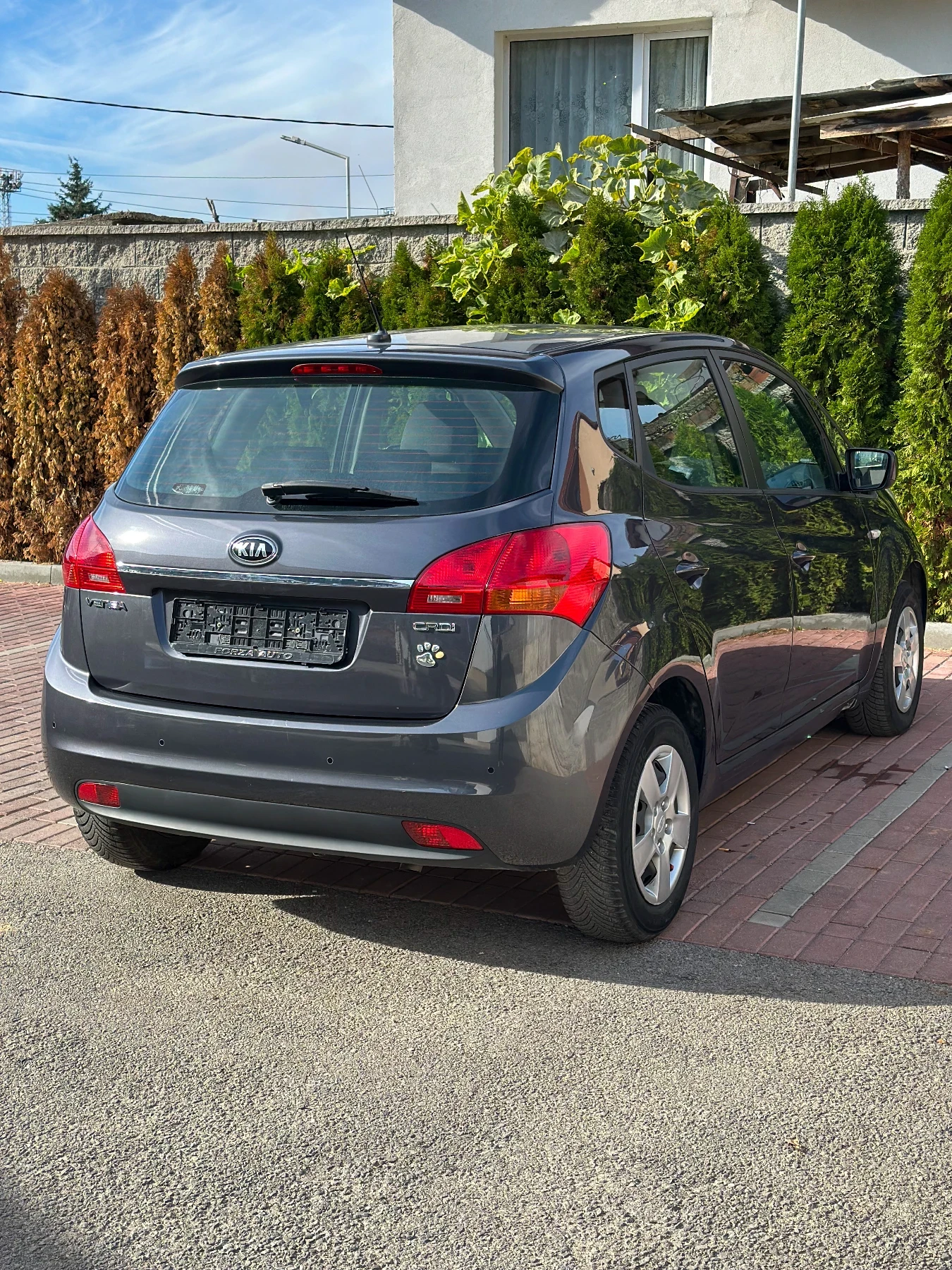 Kia Venga 1.4 CRDI Euro 6B - изображение 6