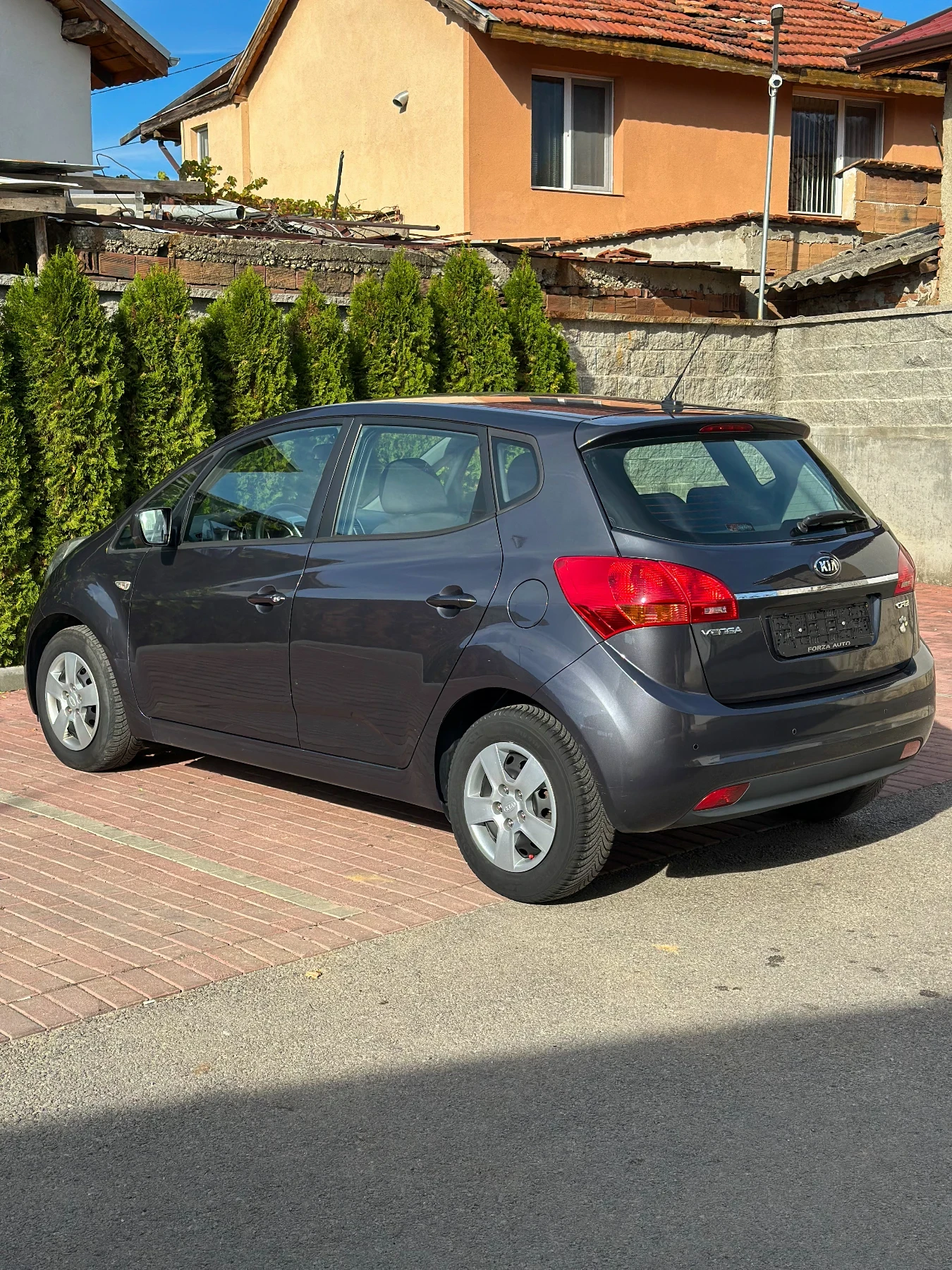 Kia Venga 1.4 CRDI Euro 6B - изображение 5