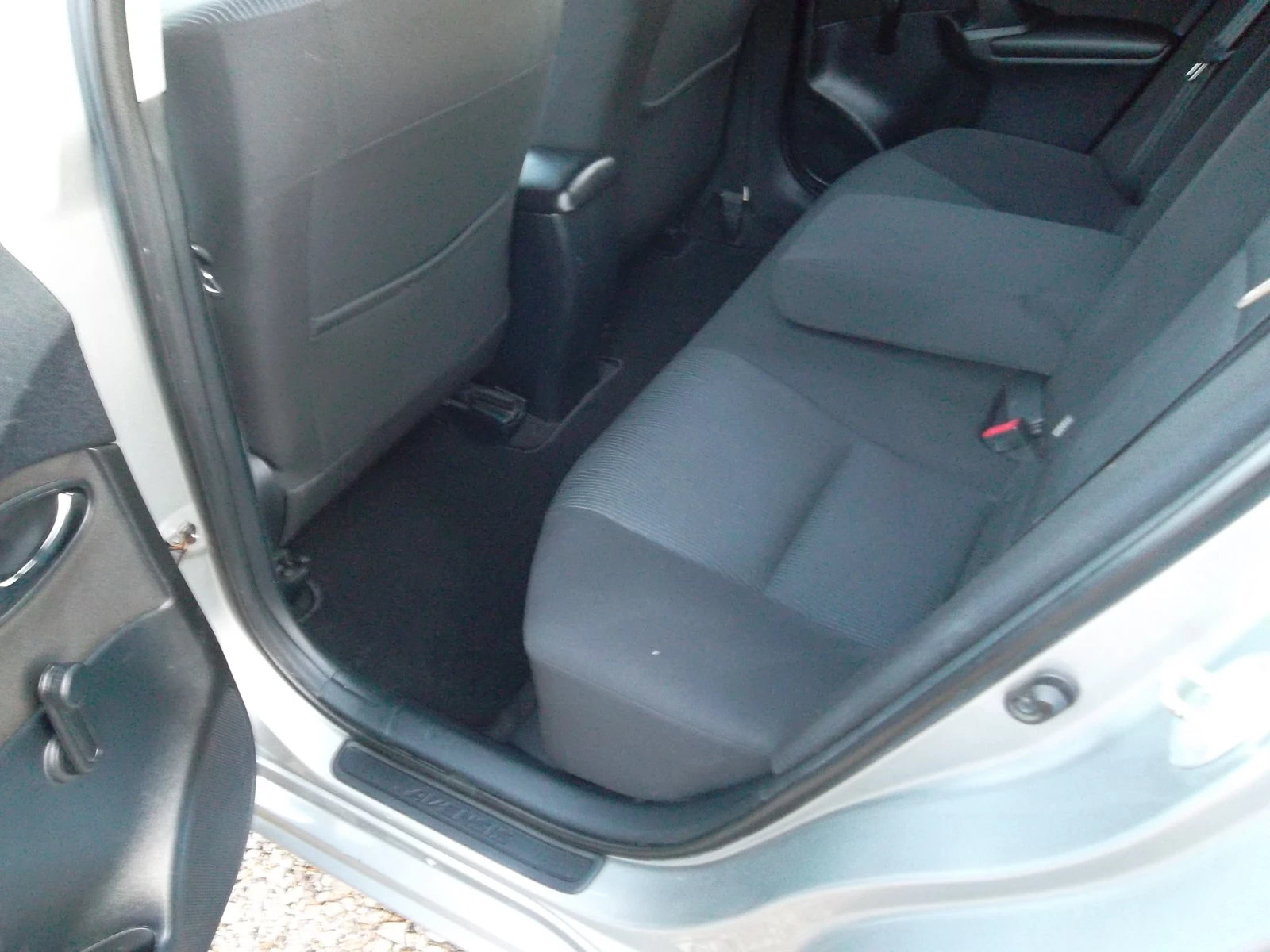 Toyota Avensis 2.2 D4D-126 | Mobile.bg — изображение 13