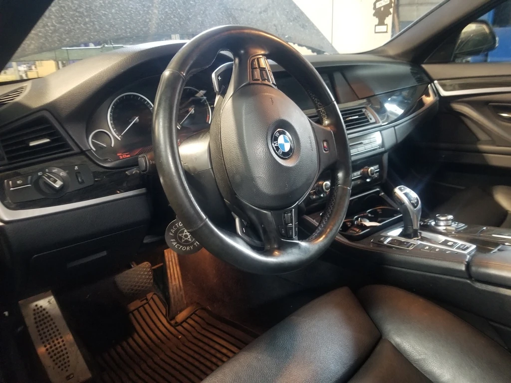 BMW 528 XDRIVE - изображение 6