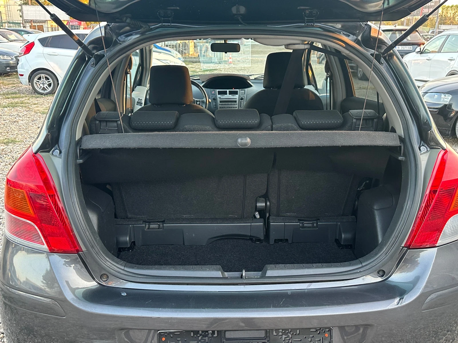 Toyota Yaris 1.3VVT-I - изображение 7