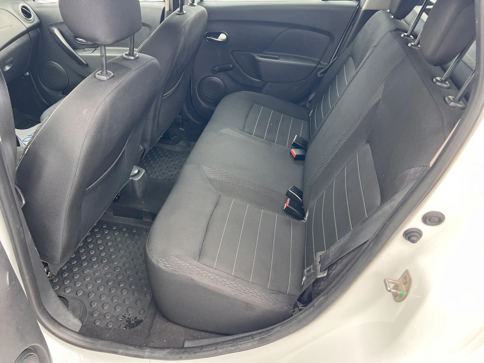 Dacia Logan MCV/LAUREATE/1.5DCI/95K.C./5MT - изображение 8