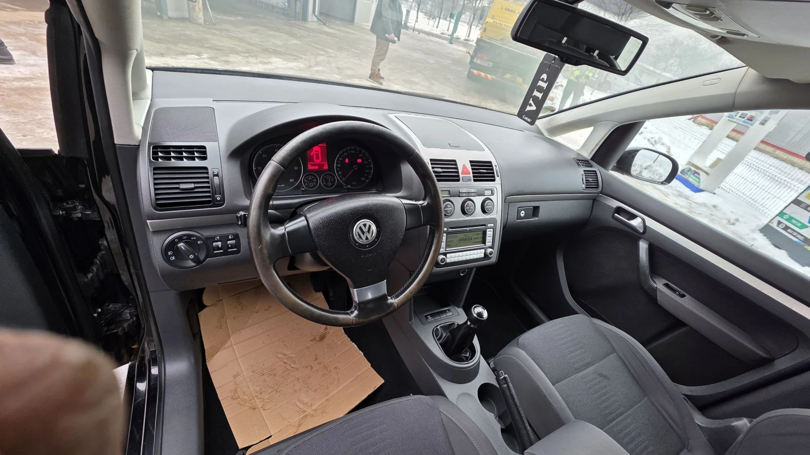 VW Touran 2.0 170 - изображение 9