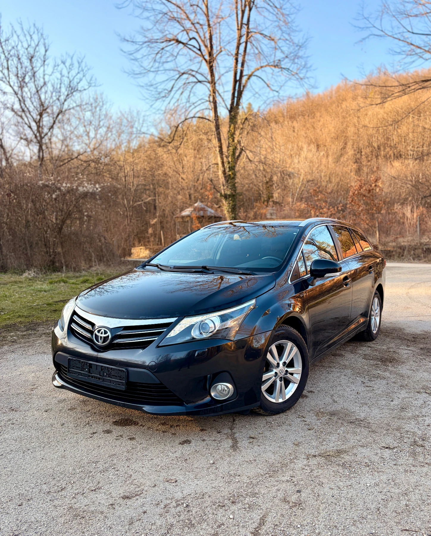Toyota Avensis 2.0D4D FACELIFT, снимка 2 - Автомобили и джипове - 53708393
