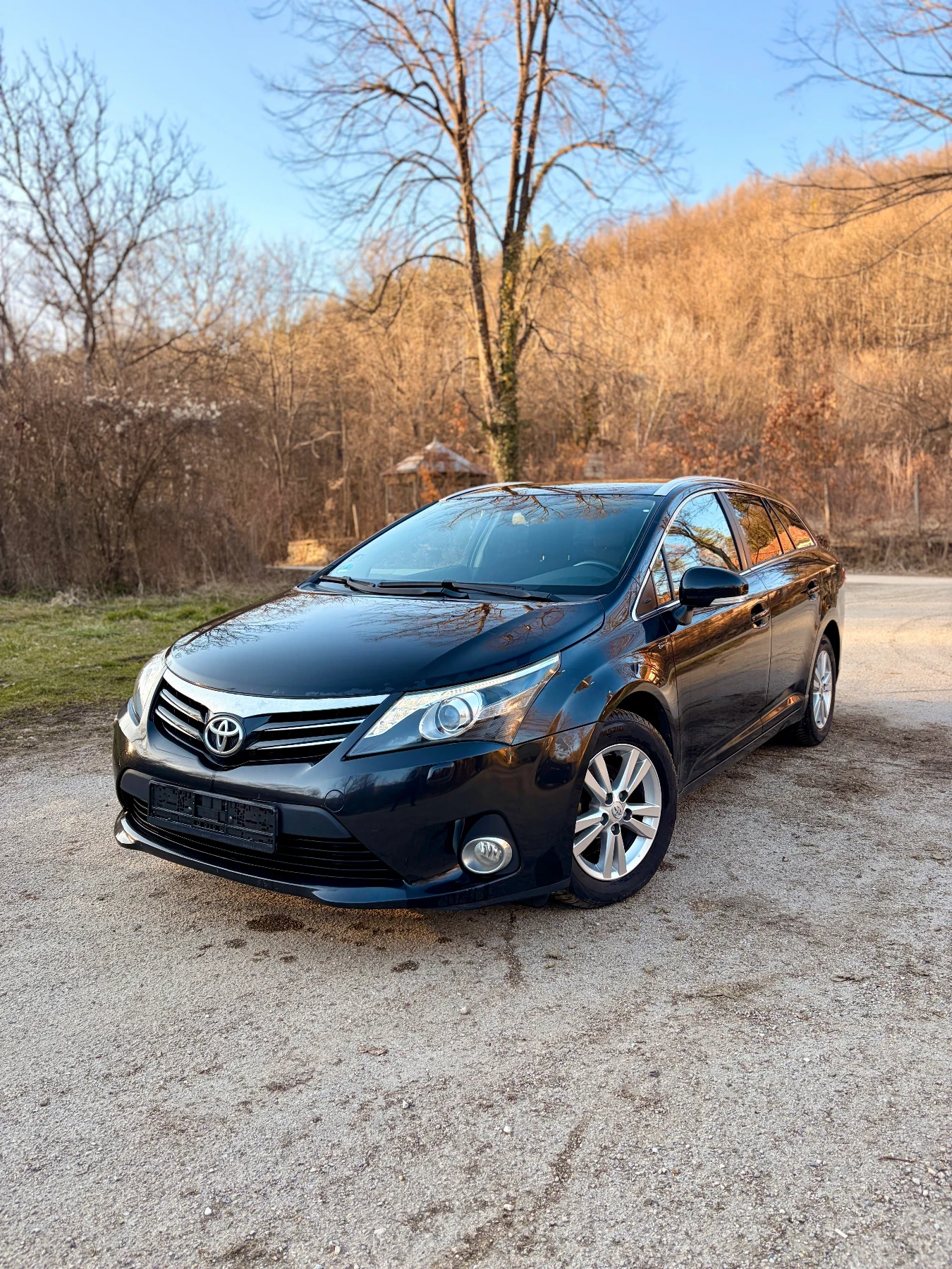 Toyota Avensis 2.0D4D FACELIFT, снимка 2 - Автомобили и джипове - 53708393