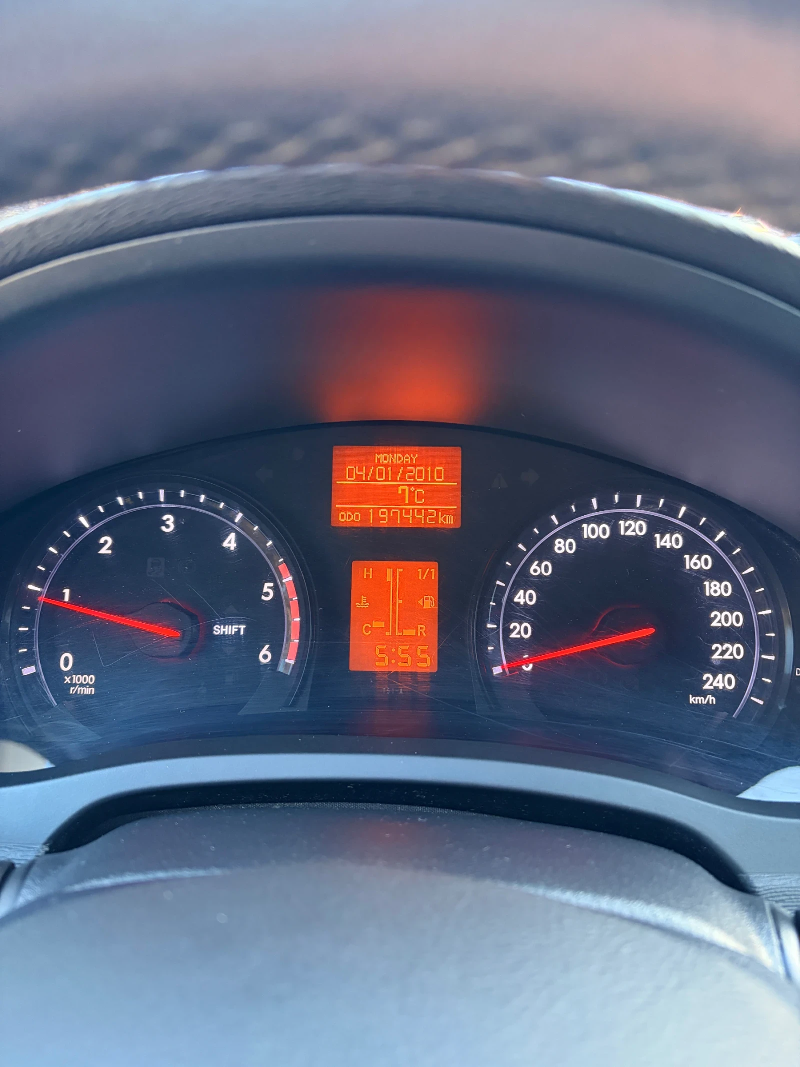 Toyota Avensis 2.0D4D FACELIFT, снимка 13 - Автомобили и джипове - 53708393