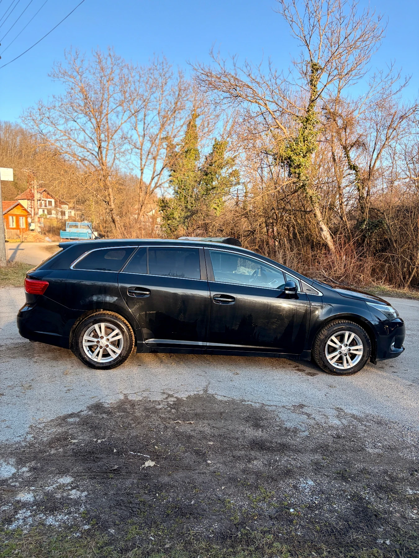 Toyota Avensis 2.0D4D FACELIFT, снимка 4 - Автомобили и джипове - 53708393