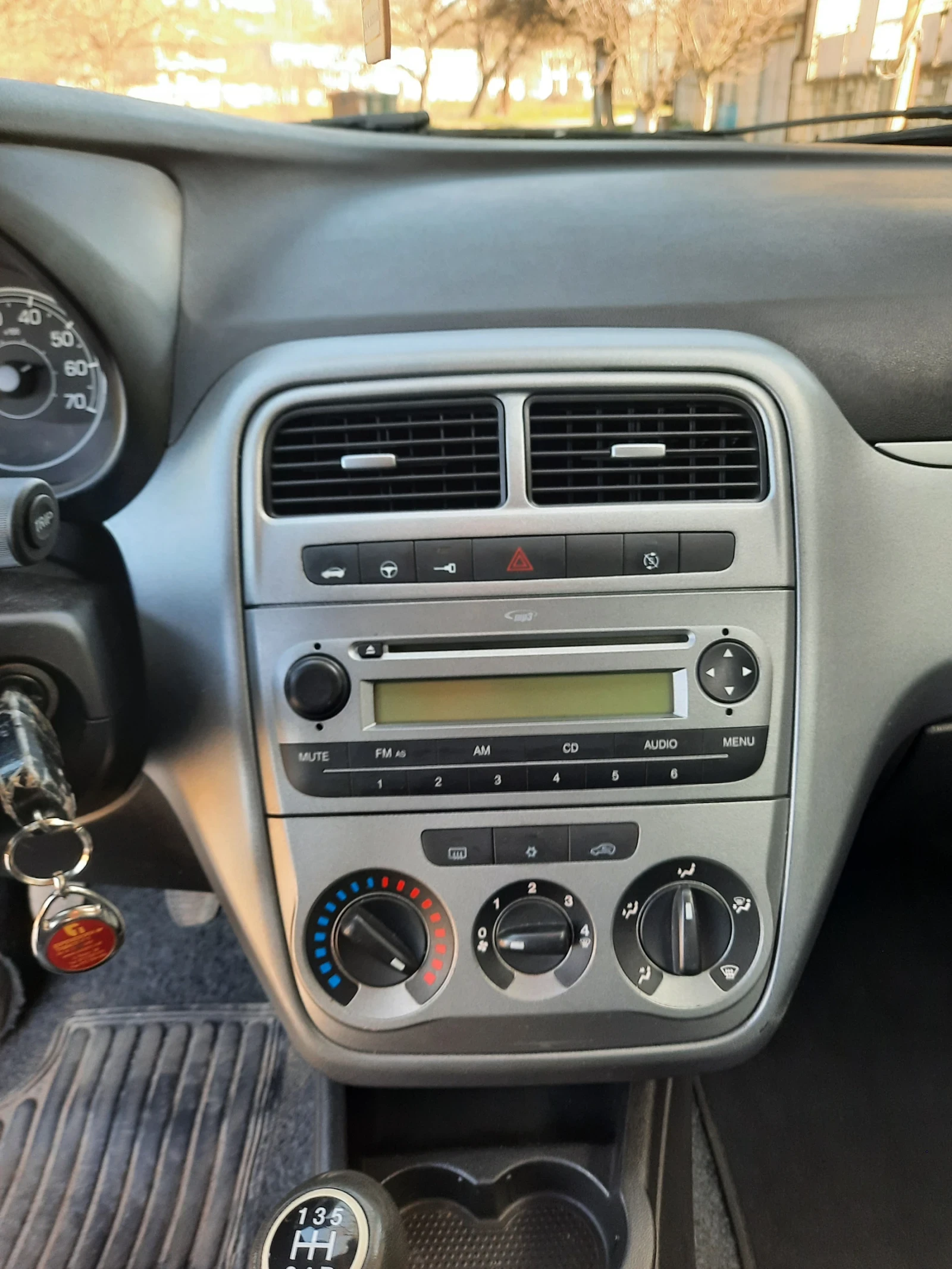 Fiat Punto, снимка 10 - Автомобили и джипове - 53840511