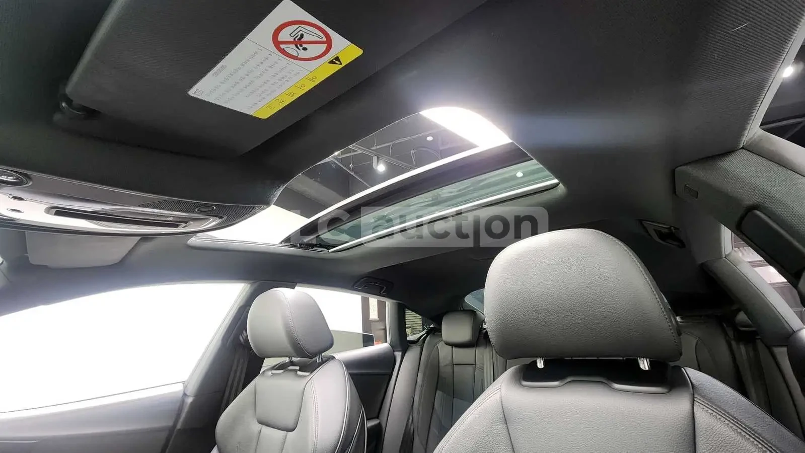 Audi A5 2019* S-LINE* DISTRONIK* DIGITAL* HEAD-UP* КРАЙНА , снимка 14 - Автомобили и джипове - 54019741