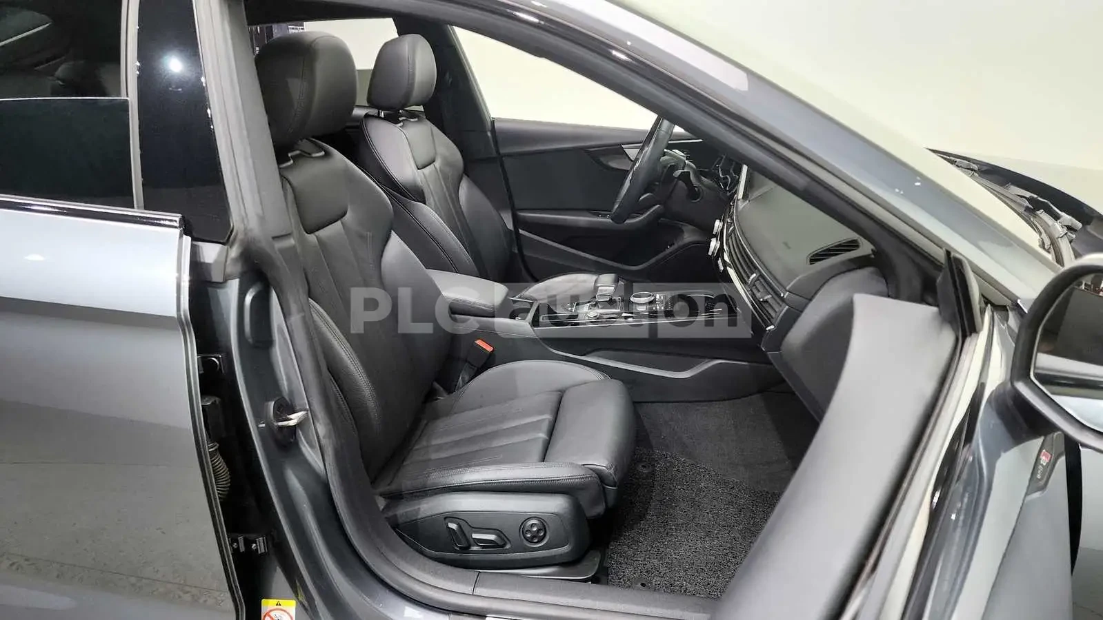 Audi A5 2019* S-LINE* DISTRONIK* DIGITAL* HEAD-UP* КРАЙНА , снимка 10 - Автомобили и джипове - 54019741