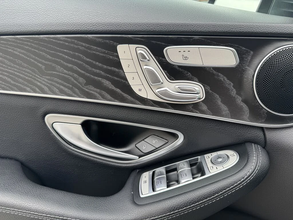 Mercedes-Benz C 300 * АвтоКредит * (ЦЕНА ДО БГ), снимка 10 - Автомобили и джипове - 54206359