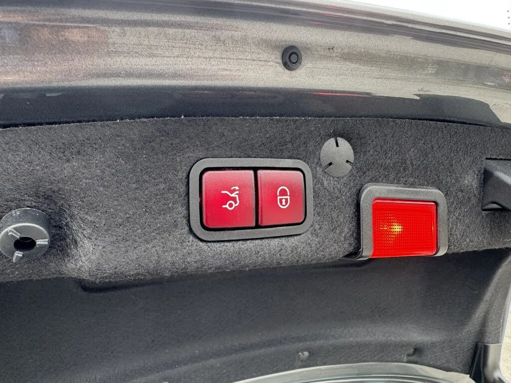 Mercedes-Benz C 300 * АвтоКредит * (ЦЕНА ДО БГ), снимка 9 - Автомобили и джипове - 54206359