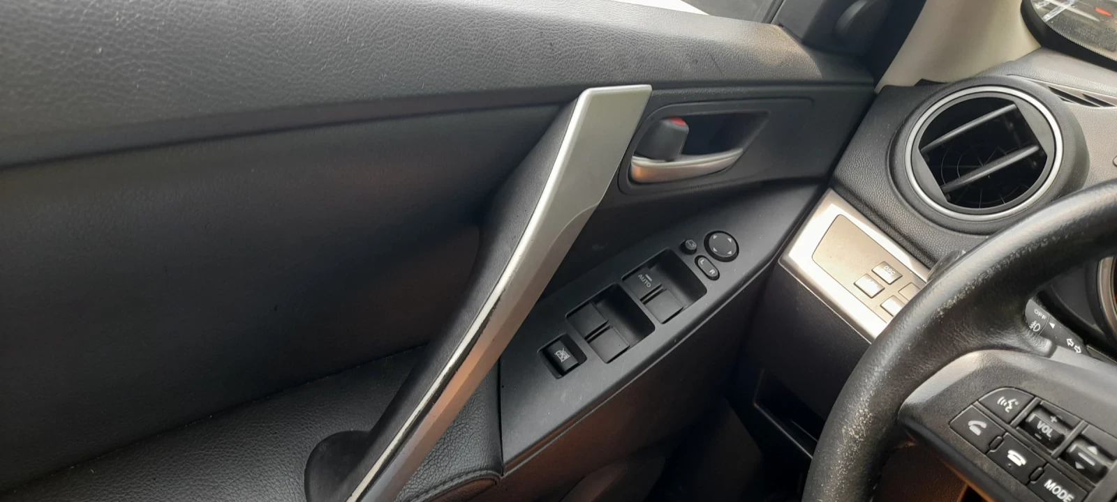 Mazda 3 2.2 Diesel, снимка 10 - Автомобили и джипове - 54297911