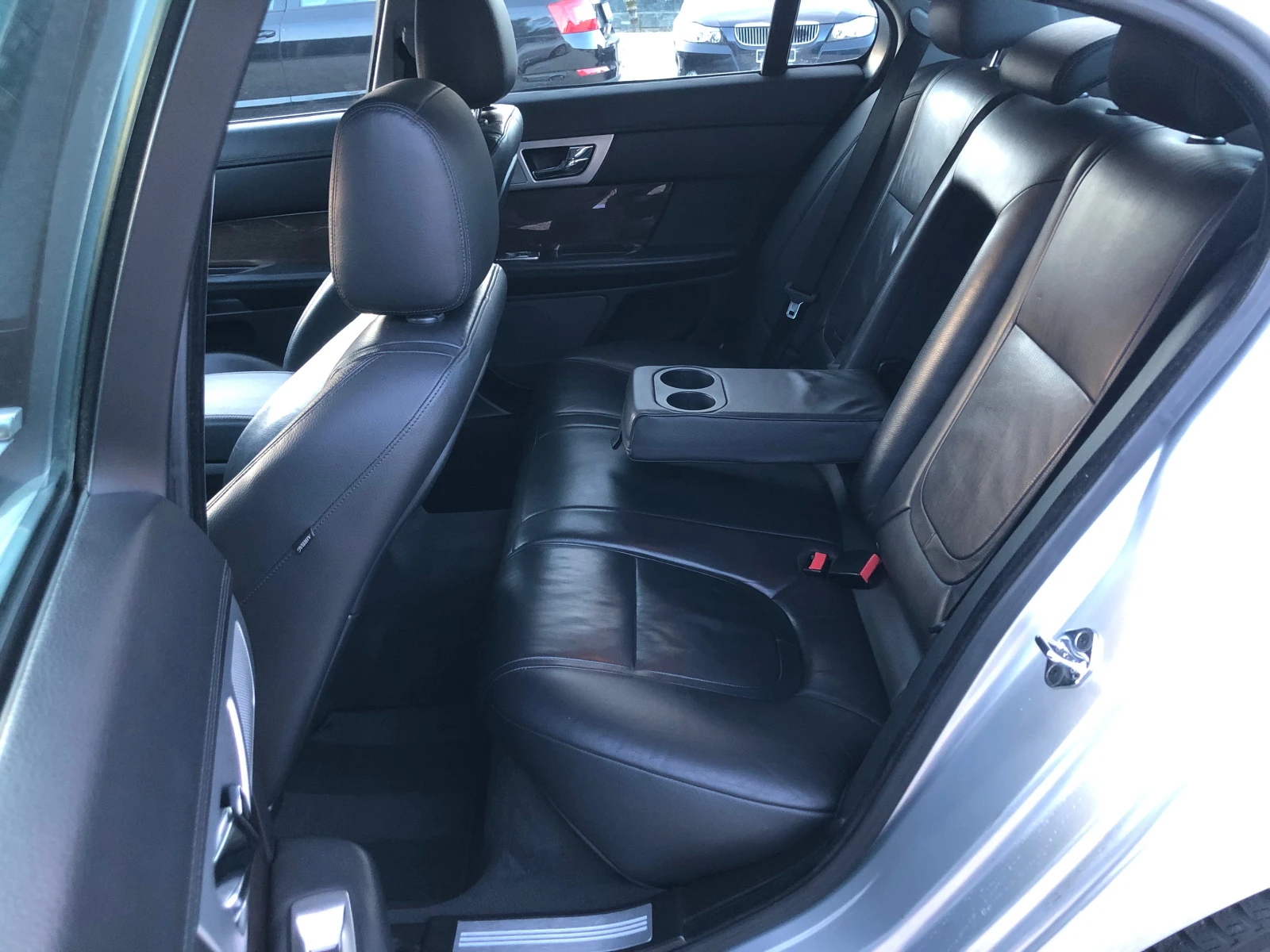 Jaguar Xf 3.0L TDI ШВЕЙЦАРИЯ, снимка 12 - Автомобили и джипове - 54347483