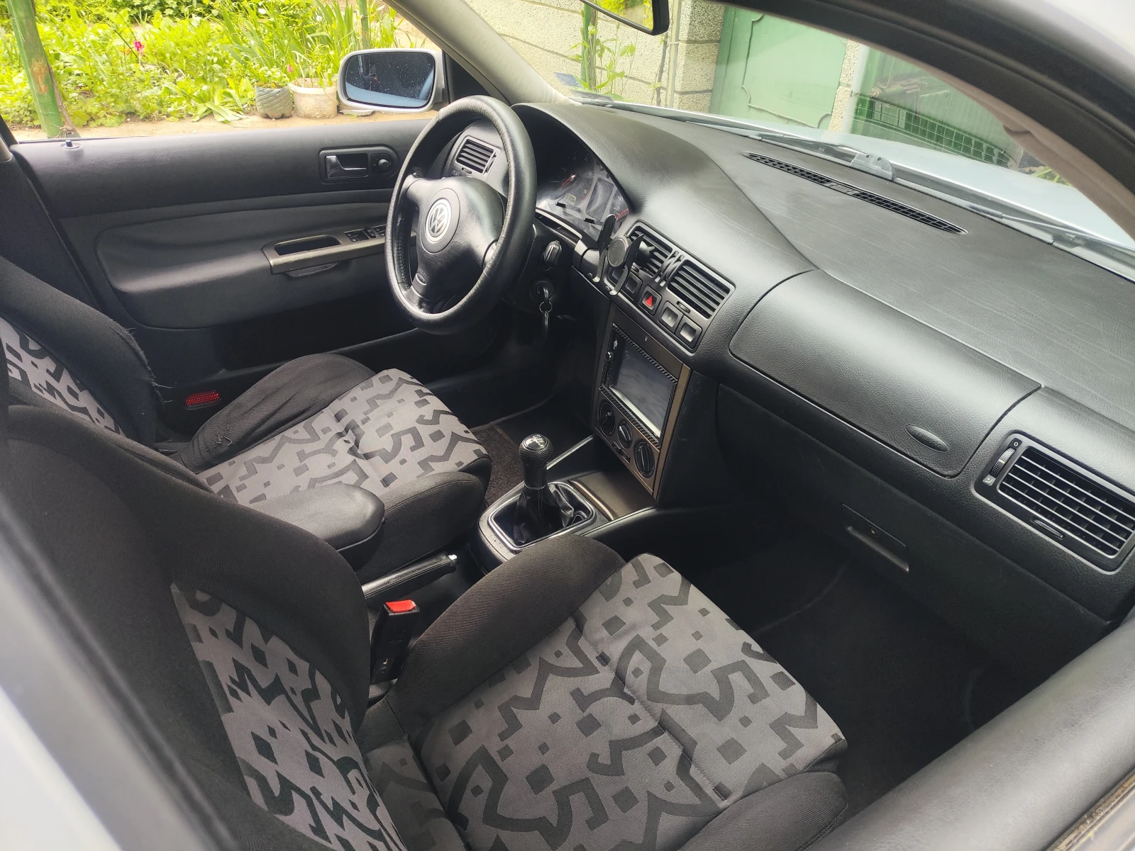 VW Bora 1.9 TDI, снимка 8 - Автомобили и джипове - 54623807
