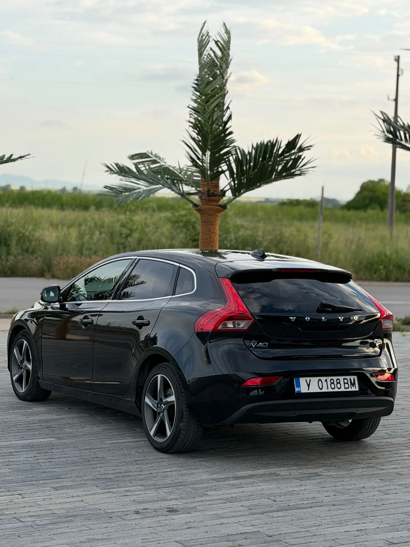 Volvo V40 D2 SUMMUM FULL EXTRA, снимка 4 - Автомобили и джипове - 54711020