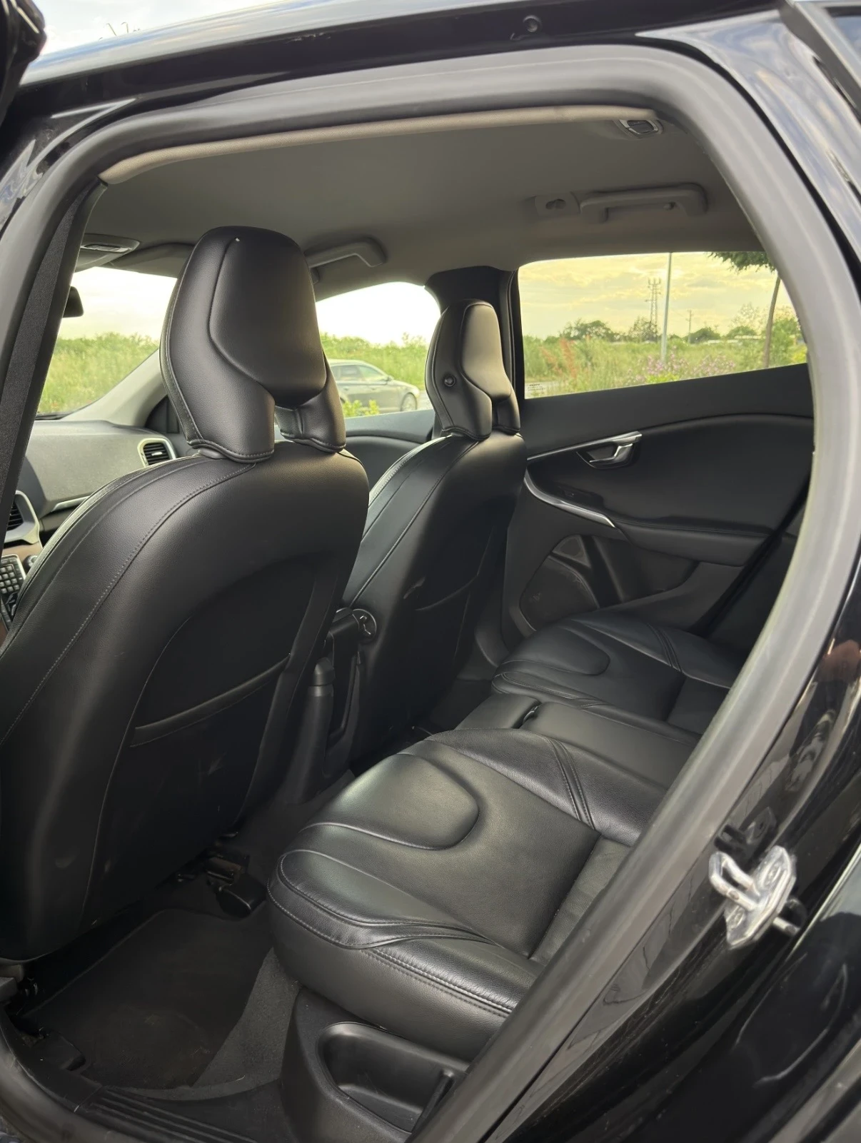 Volvo V40 D2 SUMMUM FULL EXTRA, снимка 9 - Автомобили и джипове - 54711020