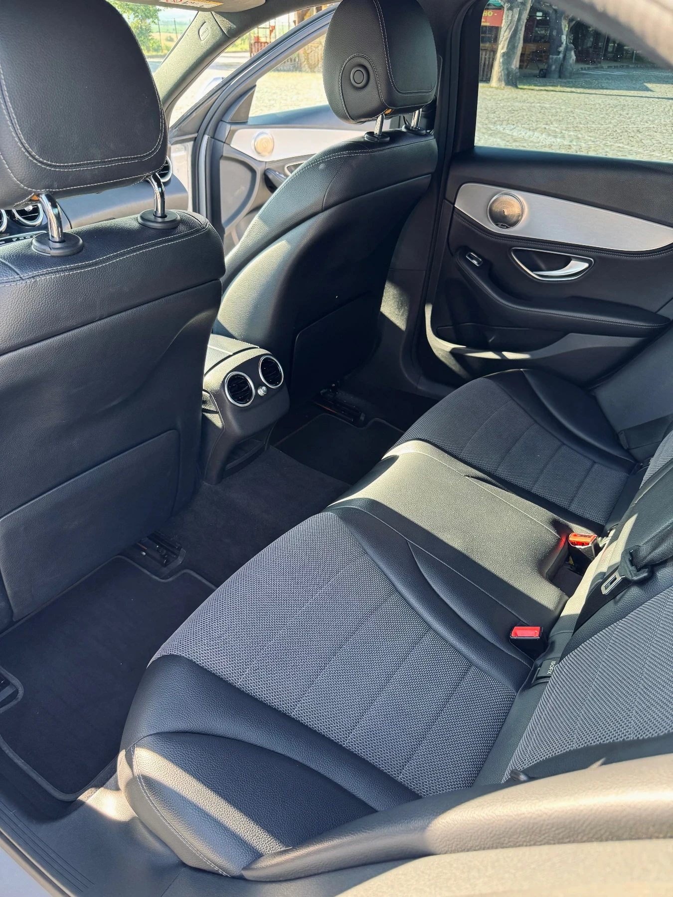 Mercedes-Benz C 220, снимка 9 - Автомобили и джипове - 55534036