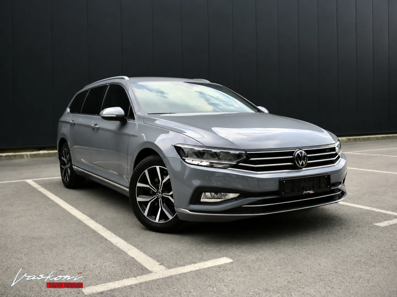VW Passat 8.5 2.0 TDI Highline, снимка 2 - Автомобили и джипове - 55146585