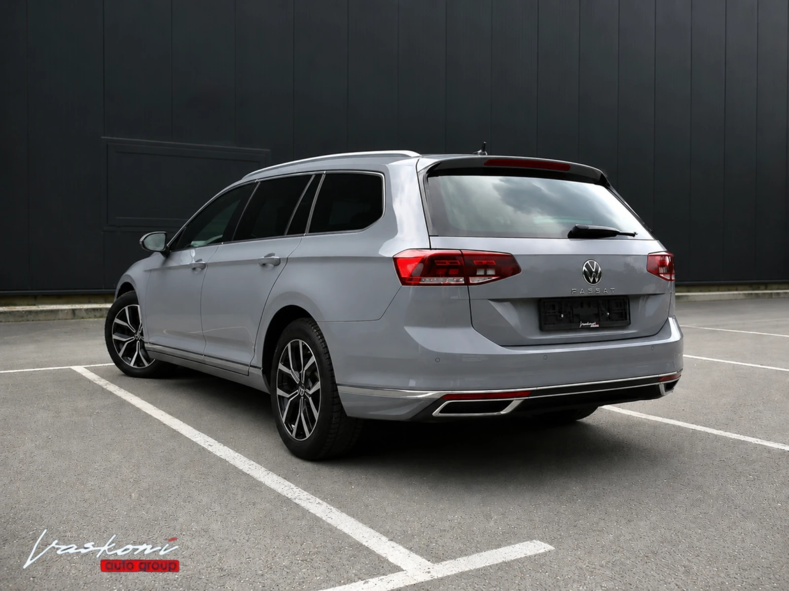VW Passat 8.5 2.0 TDI Highline, снимка 3 - Автомобили и джипове - 55146585