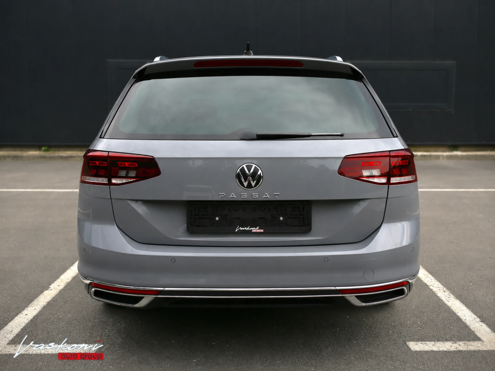 VW Passat 8.5 2.0 TDI Highline, снимка 5 - Автомобили и джипове - 55146585