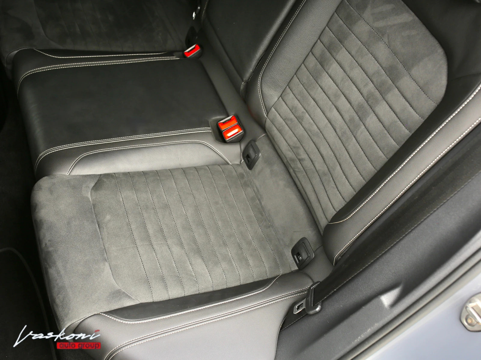 VW Passat 8.5 2.0 TDI Highline, снимка 16 - Автомобили и джипове - 55146585
