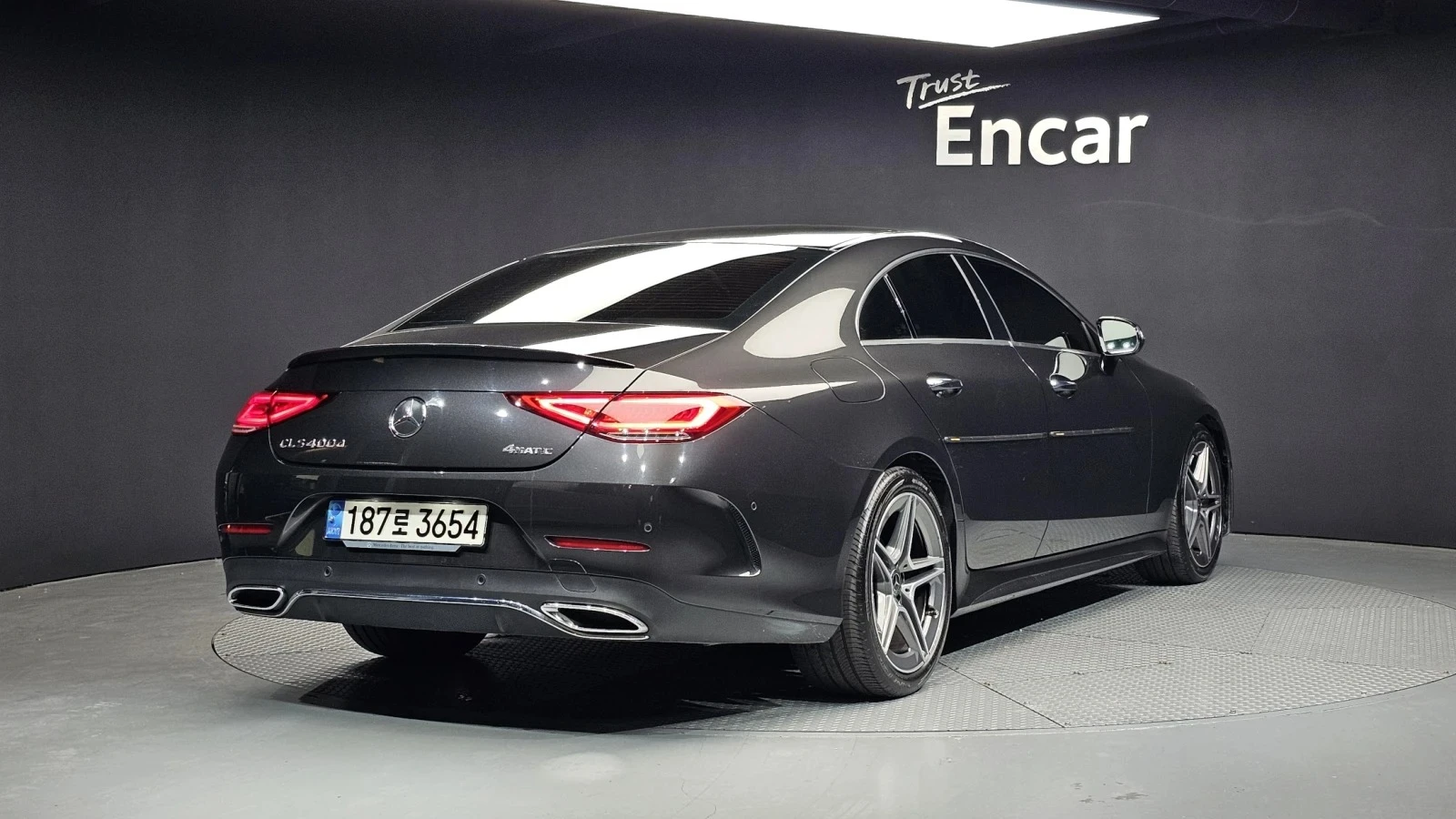 Mercedes-Benz CLS 300 | АВТОФИНАНСИРАНЕ | ФИКСИРАНА ЦЕНА ДО БЪЛГАРИЯ, снимка 4 - Автомобили и джипове - 55147125