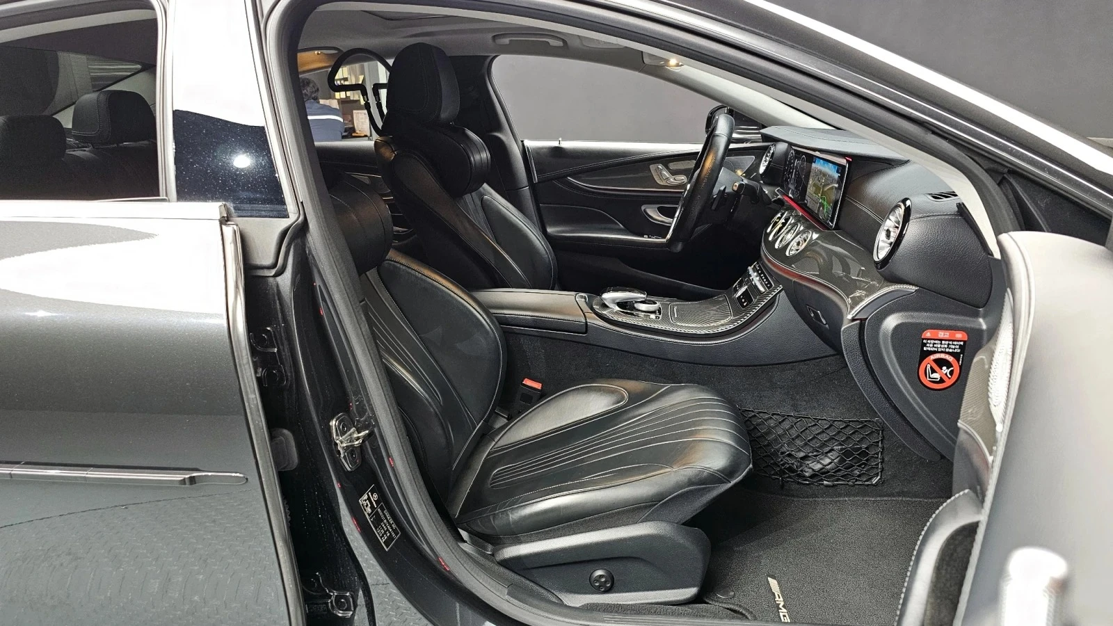 Mercedes-Benz CLS 300 | АВТОФИНАНСИРАНЕ | ФИКСИРАНА ЦЕНА ДО БЪЛГАРИЯ, снимка 15 - Автомобили и джипове - 55147125