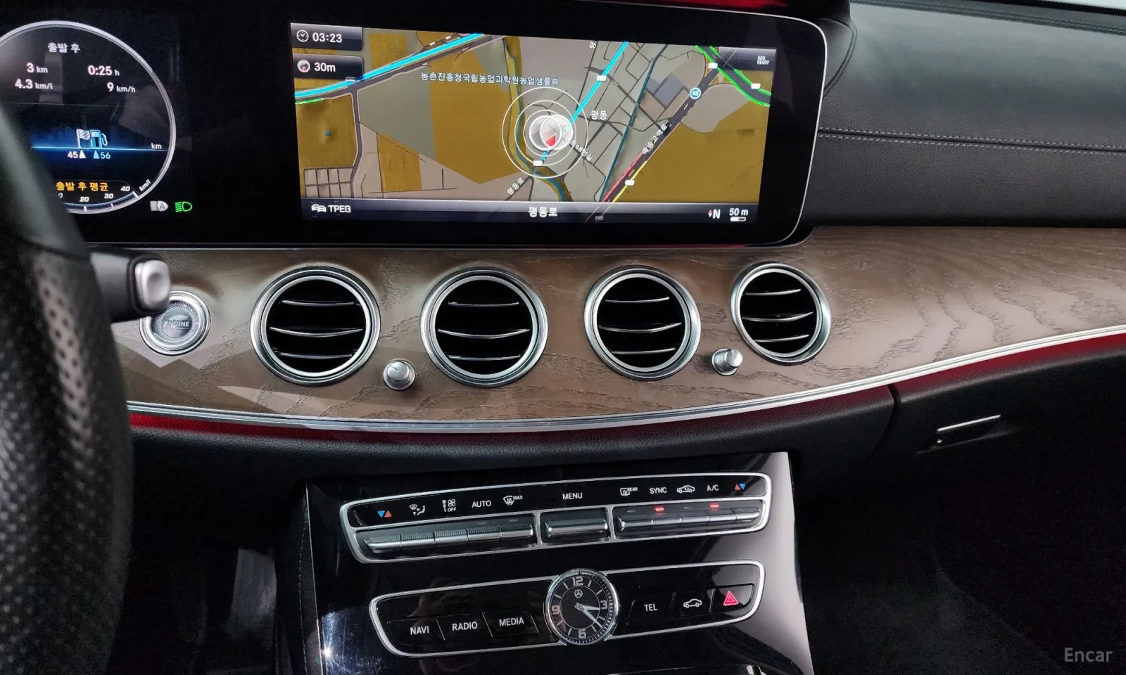 Mercedes-Benz E 300, снимка 12 - Автомобили и джипове - 55406804