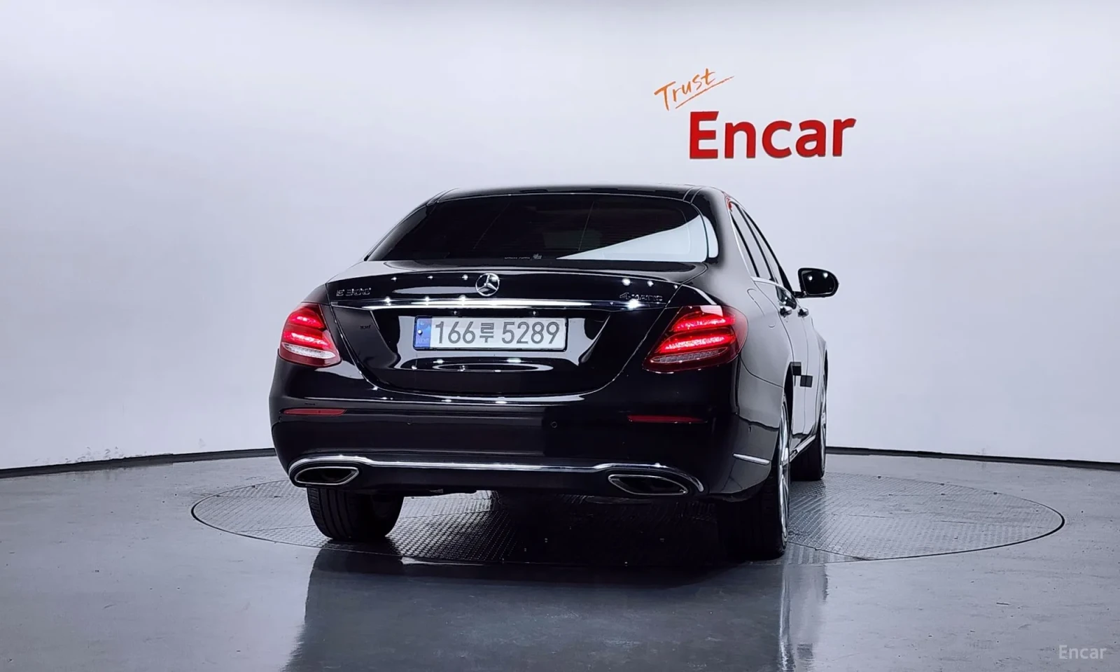 Mercedes-Benz E 300, снимка 4 - Автомобили и джипове - 55406804