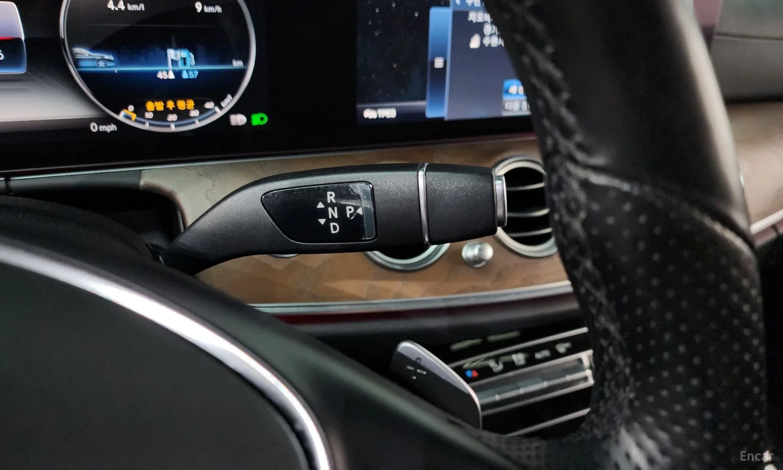 Mercedes-Benz E 300, снимка 9 - Автомобили и джипове - 55406804