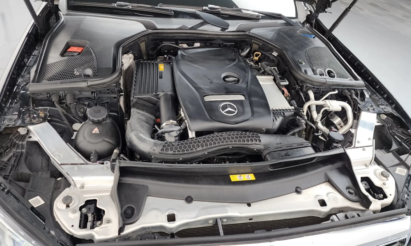 Mercedes-Benz E 300, снимка 6 - Автомобили и джипове - 55406804