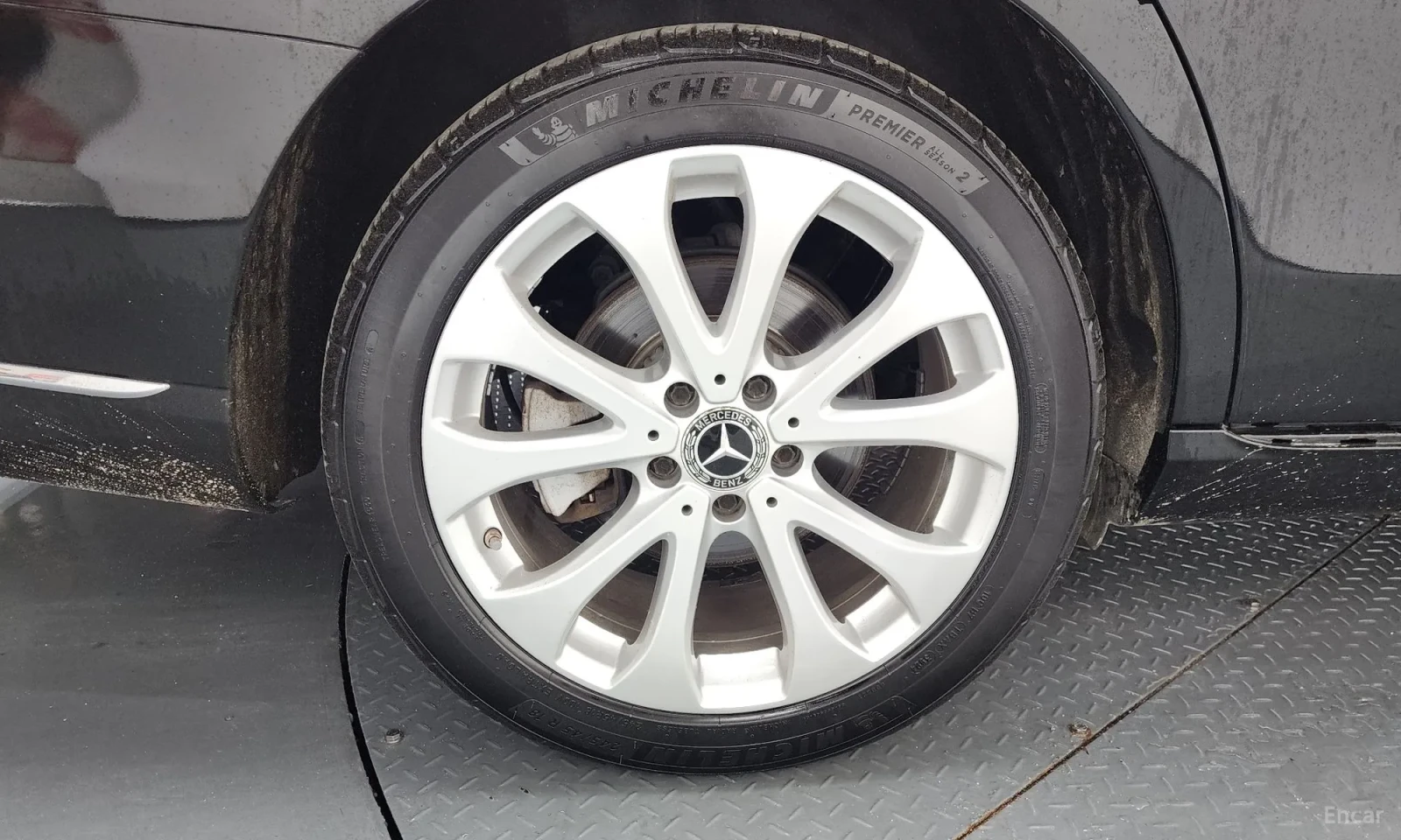 Mercedes-Benz E 300, снимка 5 - Автомобили и джипове - 55406804
