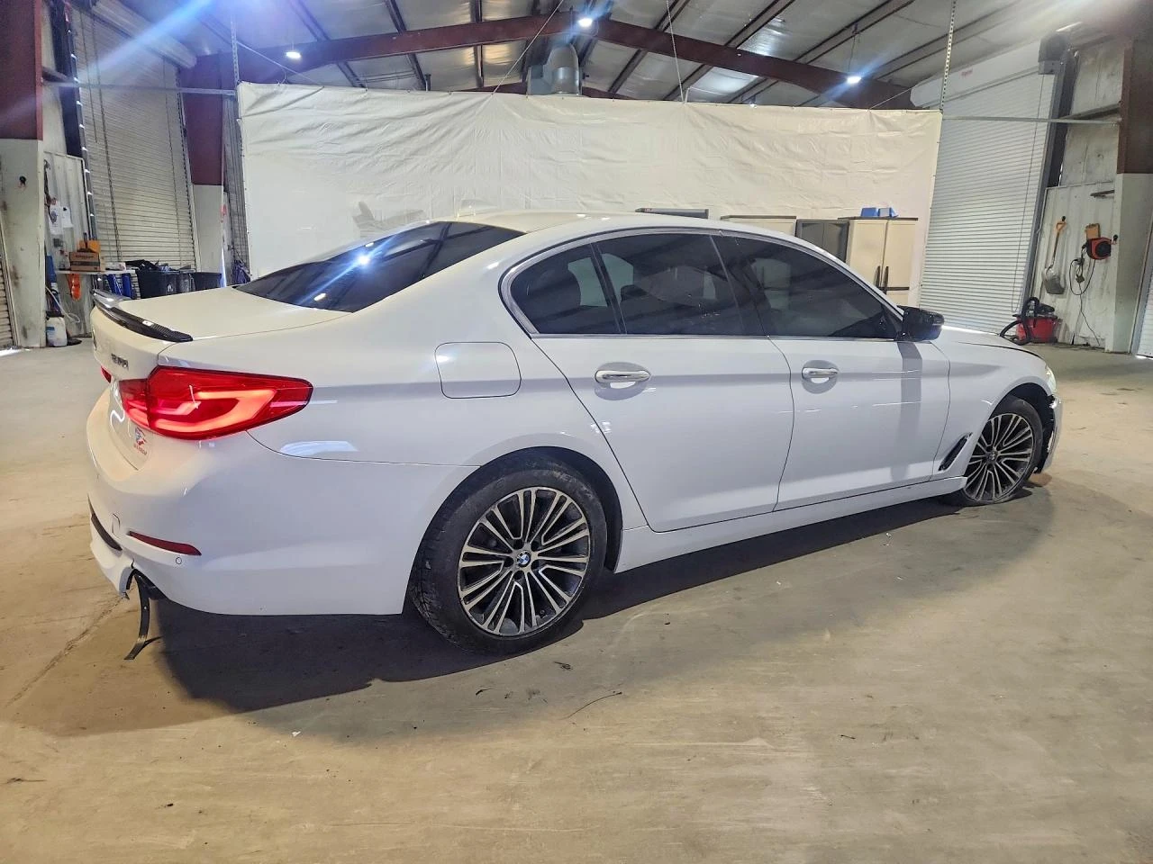 BMW 530 XI* ПОДГРЕВ* ШИБИДАХ* КАМЕРА* АМБИЕНТНО* BUY NOW* , снимка 3 - Автомобили и джипове - 55463998