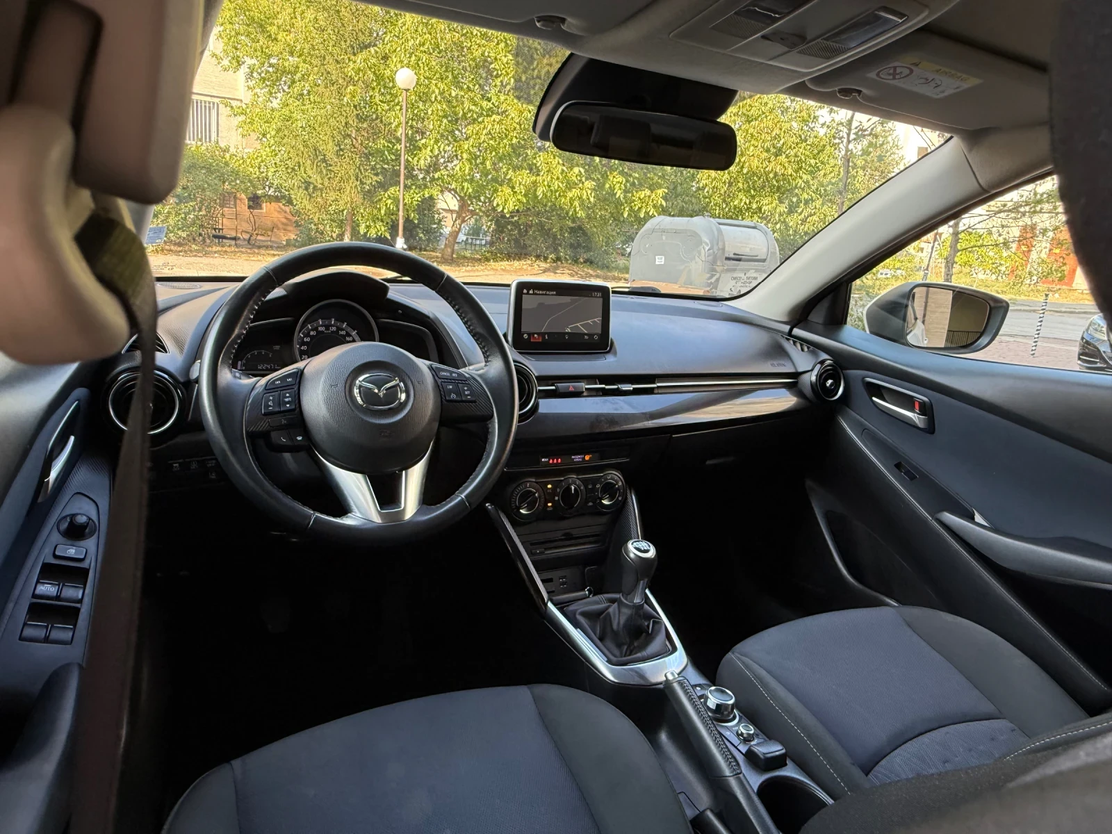 Mazda 2 1.5 dizel, снимка 14 - Автомобили и джипове - 55904680