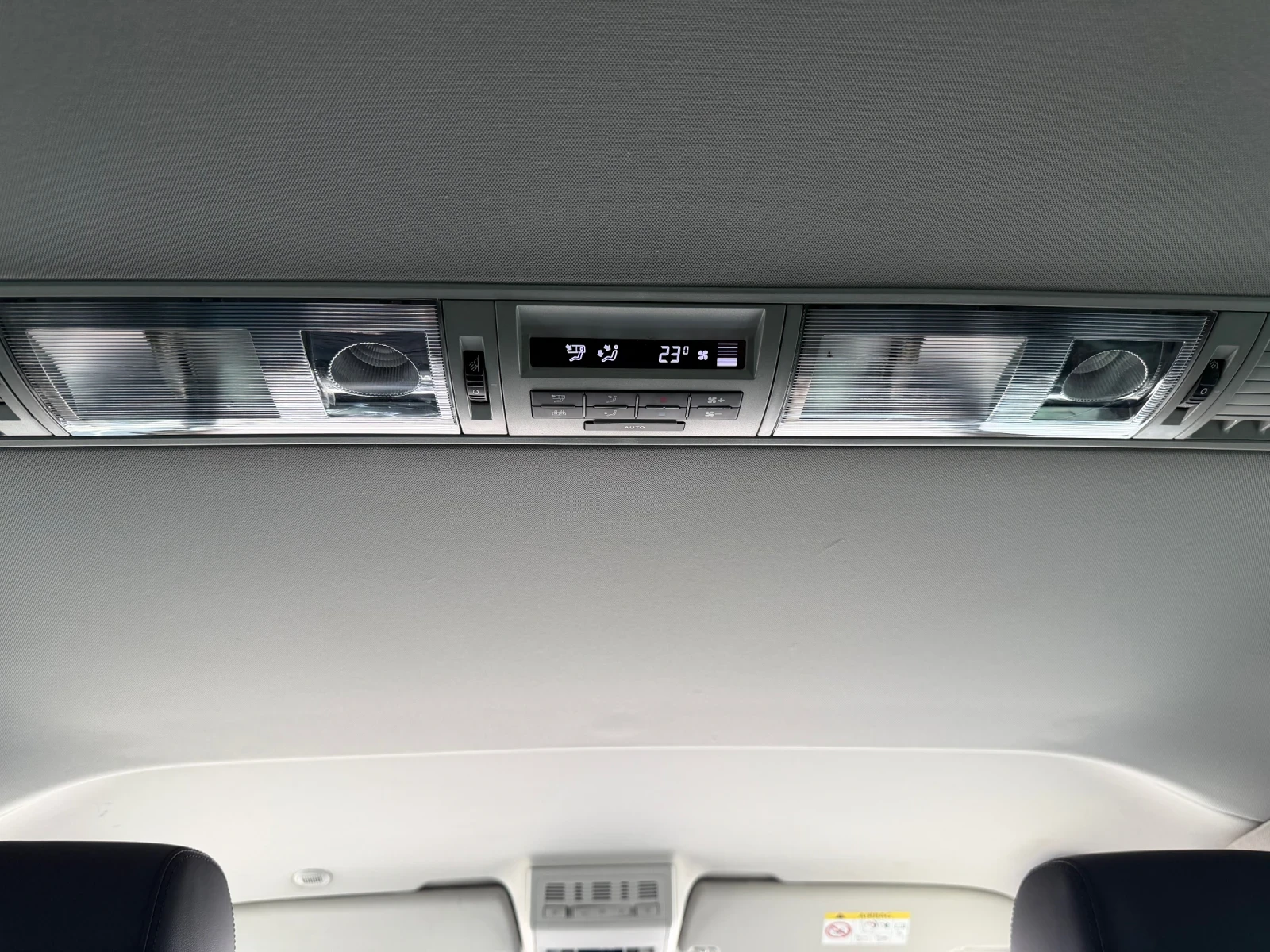 VW Multivan 2.0 TDI 4x4 , снимка 15 - Автомобили и джипове - 56202484