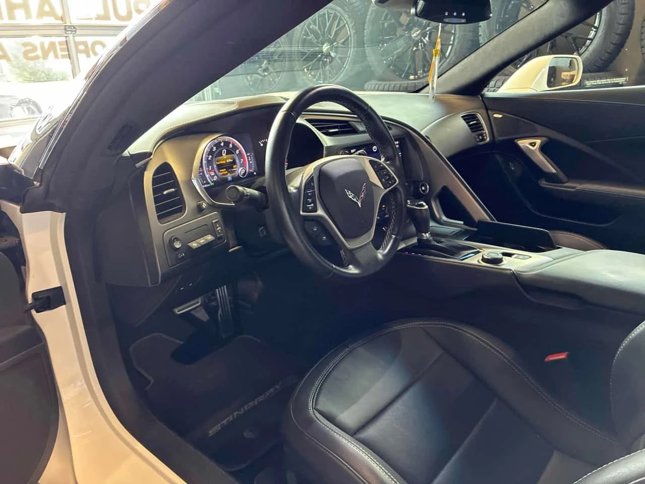 Chevrolet Corvette * Z51 3LT * CARFAX * БЕЗ ПЪРВОНАЧАЛНА ВНОСКА, снимка 5 - Автомобили и джипове - 56233522