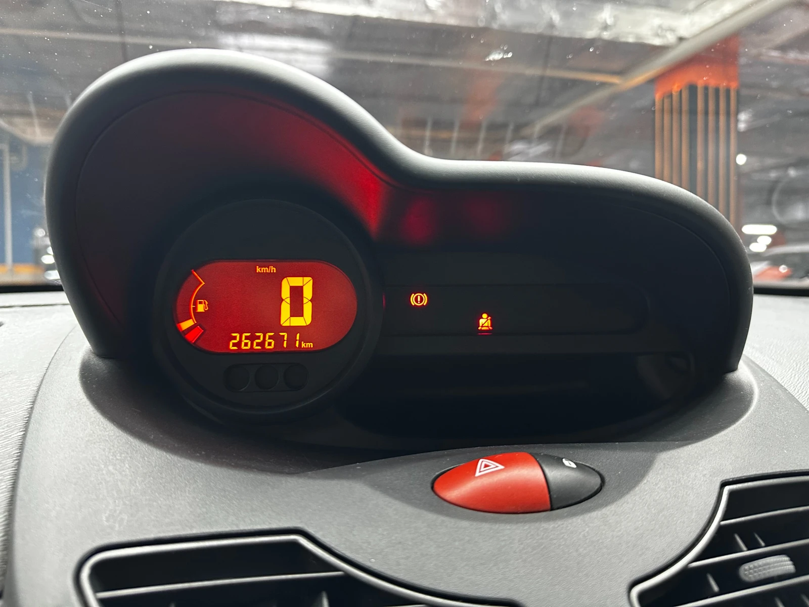Renault Twingo 1.5d 64 к.с. , снимка 12 - Автомобили и джипове - 56279400