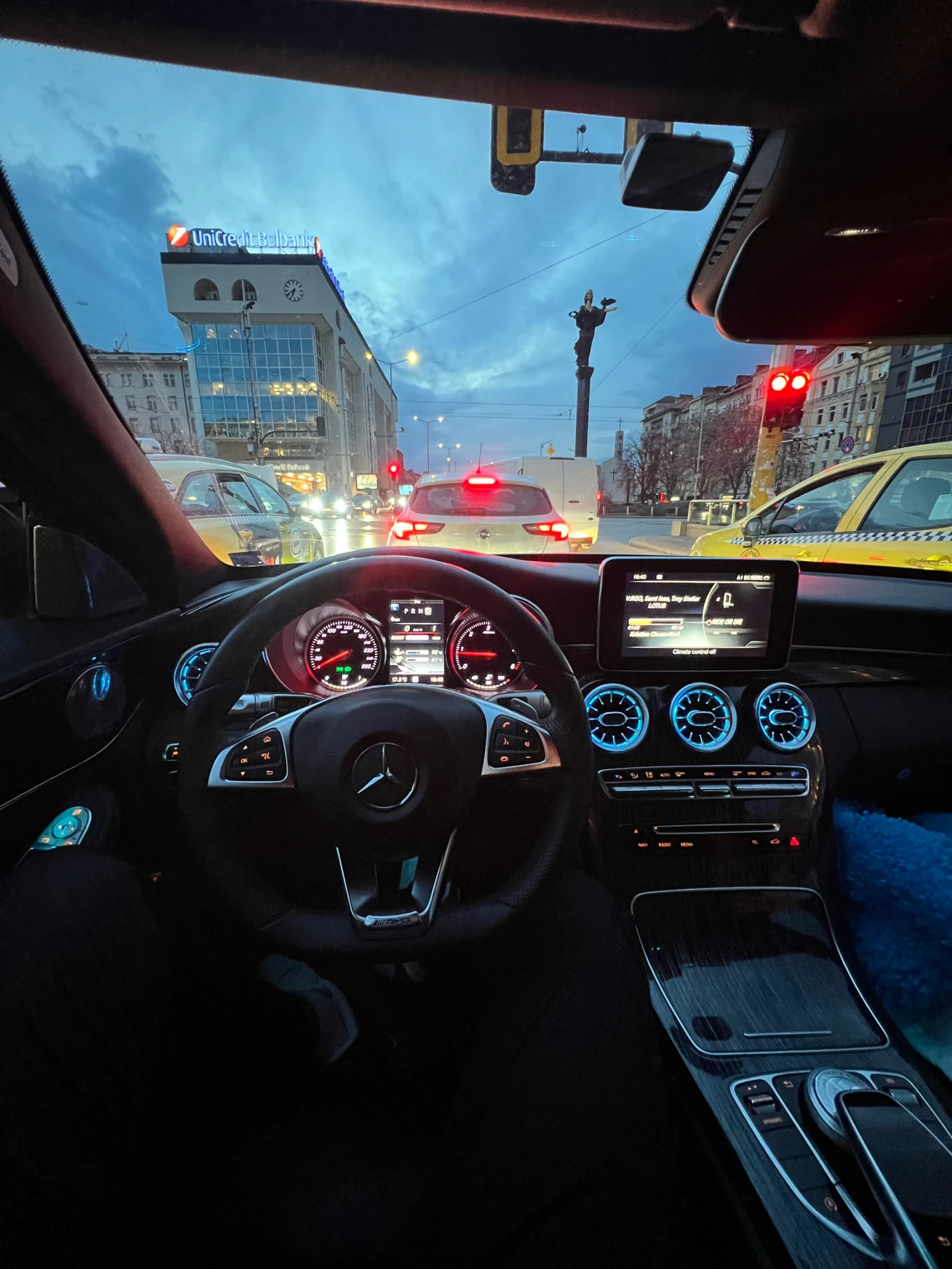 Mercedes-Benz C 220, снимка 3 - Автомобили и джипове - 56586181