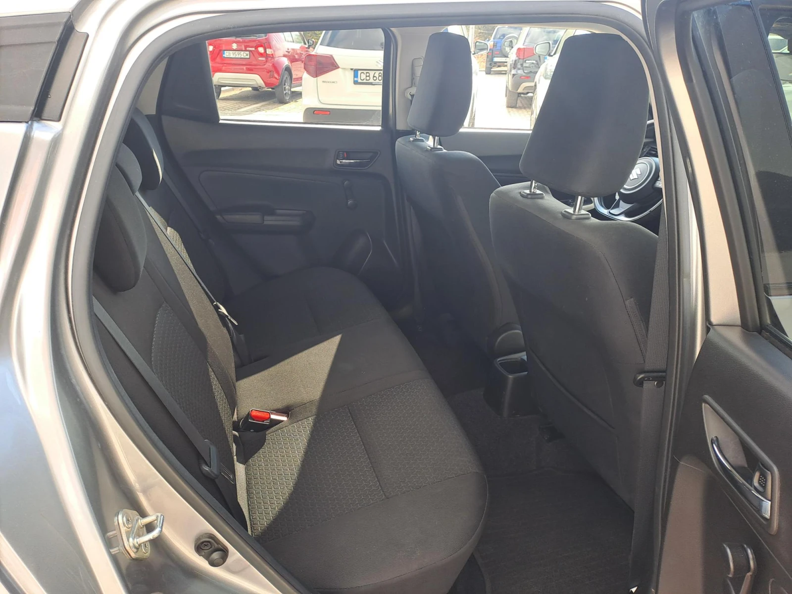 Suzuki Swift 1.2 GL+ Mild Hybrid Automatic, снимка 11 - Автомобили и джипове - 56746933
