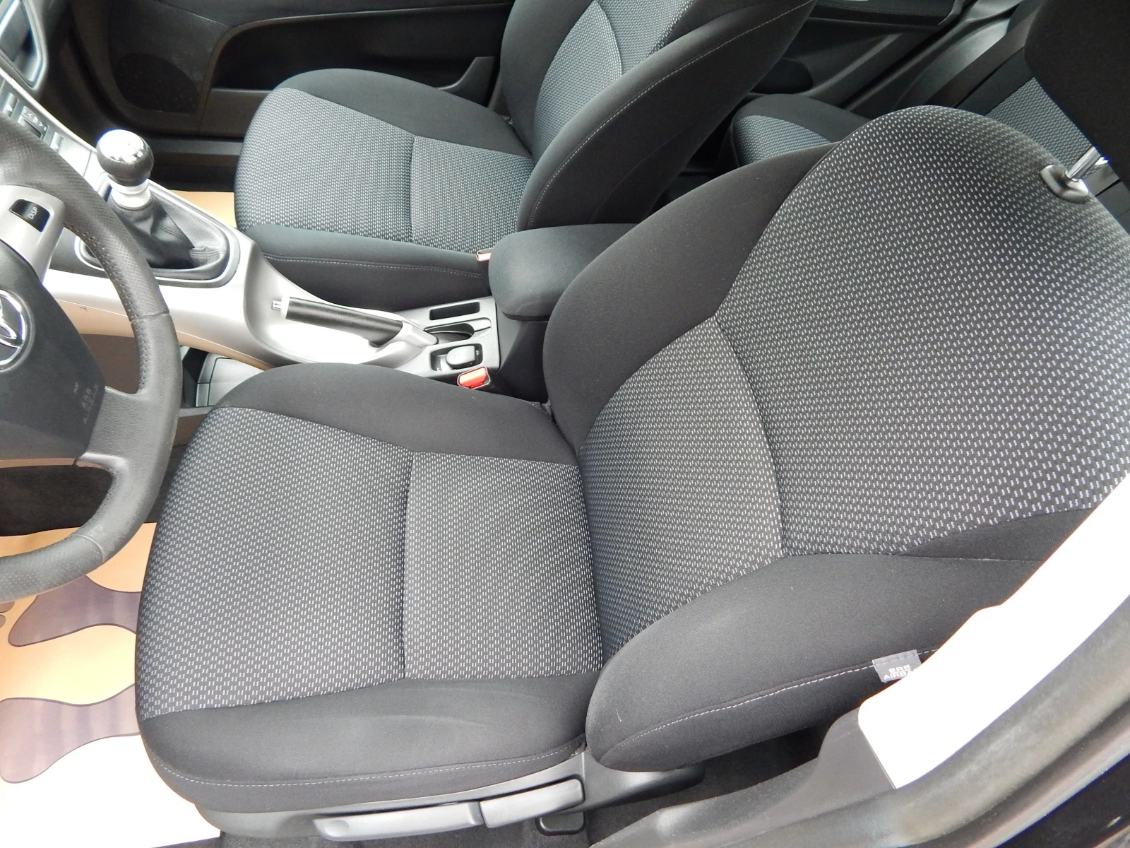 Toyota Auris 1.4D4D* EURO5*  | Mobile.bg � ����������� 10