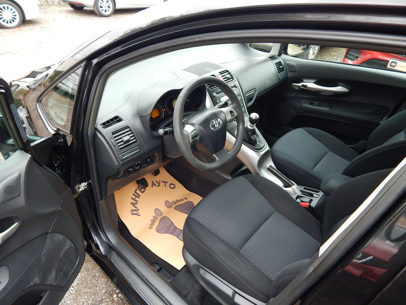 Toyota Auris 1.4D4D* EURO5*  | Mobile.bg � ����������� 9
