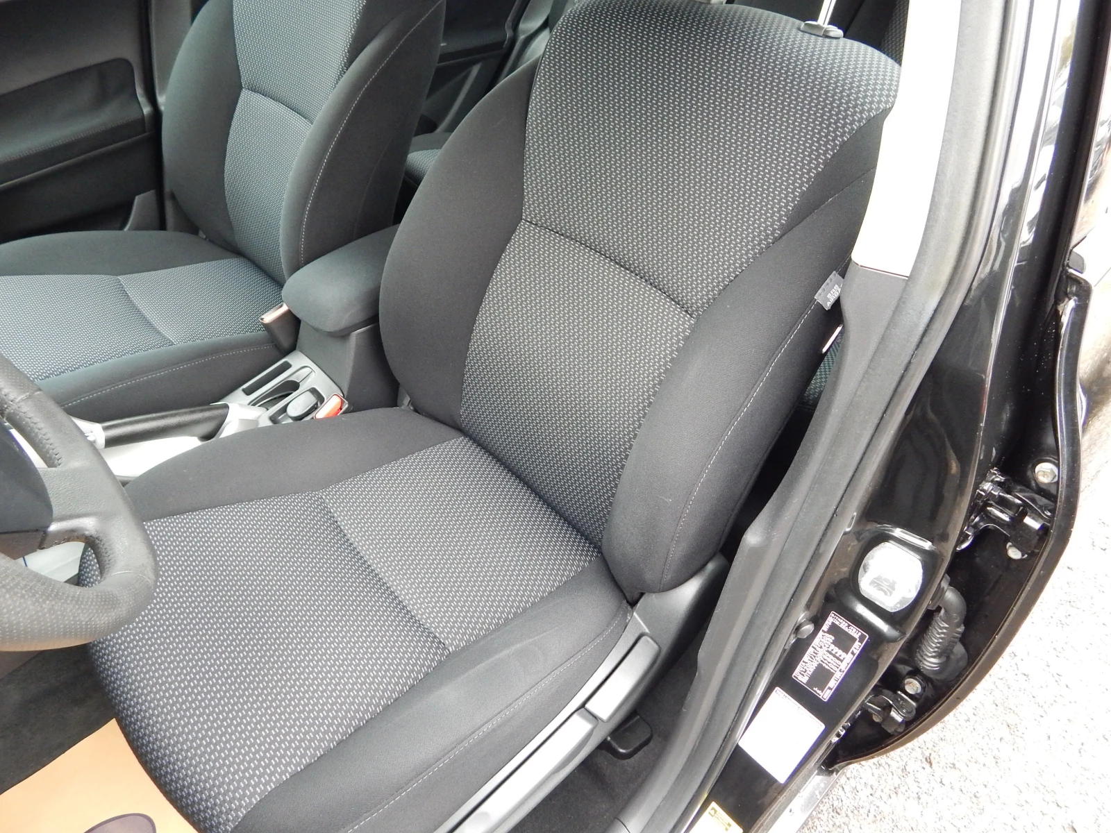 Toyota Auris 1.4D4D* EURO5*  | Mobile.bg � ����������� 11