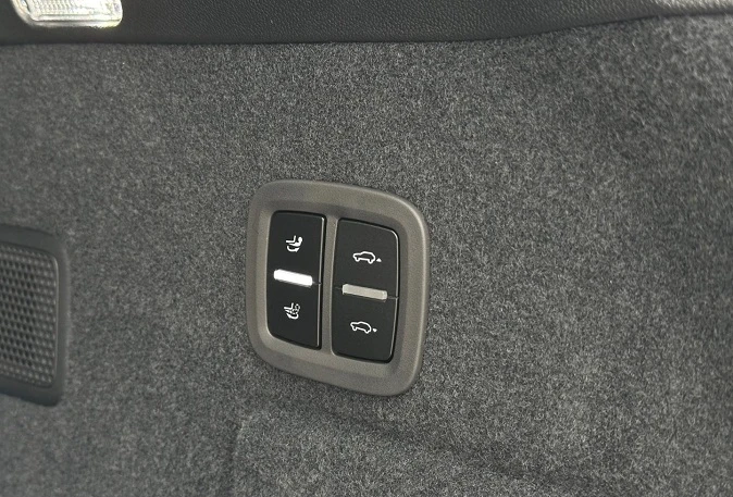 Porsche Cayenne E-Hybrid = SportDesign = Гаранция, снимка 14 - Автомобили и джипове - 53523864