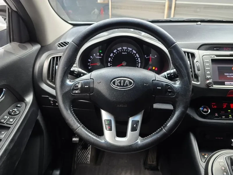 Kia Sportage R Diesel 2Wd Tlx Top-Of-The-Line Model, снимка 13 - Автомобили и джипове - 55948132