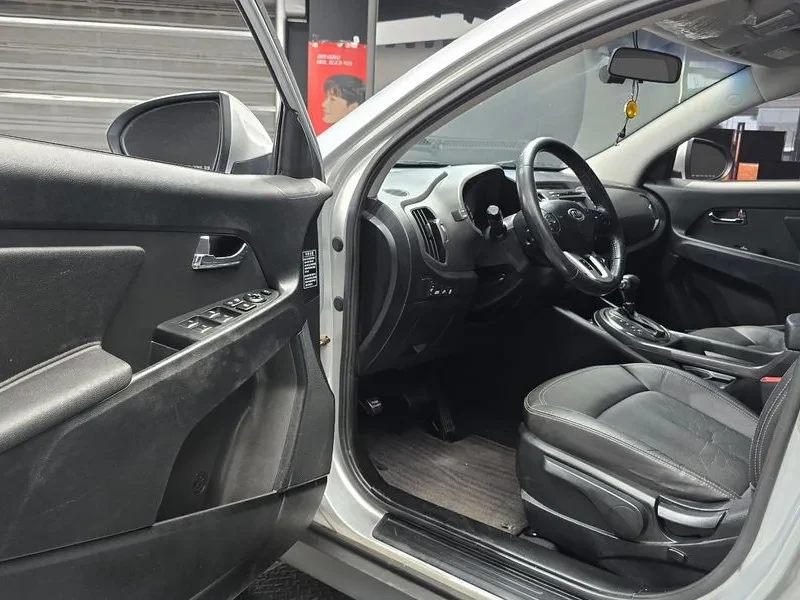 Kia Sportage R Diesel 2Wd Tlx Top-Of-The-Line Model, снимка 10 - Автомобили и джипове - 55948132