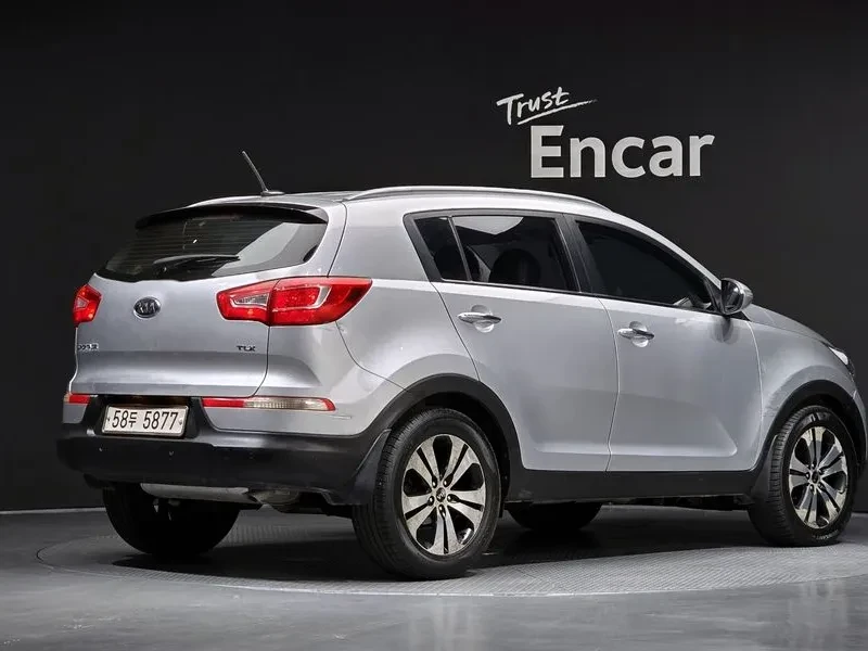Kia Sportage R Diesel 2Wd Tlx Top-Of-The-Line Model, снимка 2 - Автомобили и джипове - 55948132